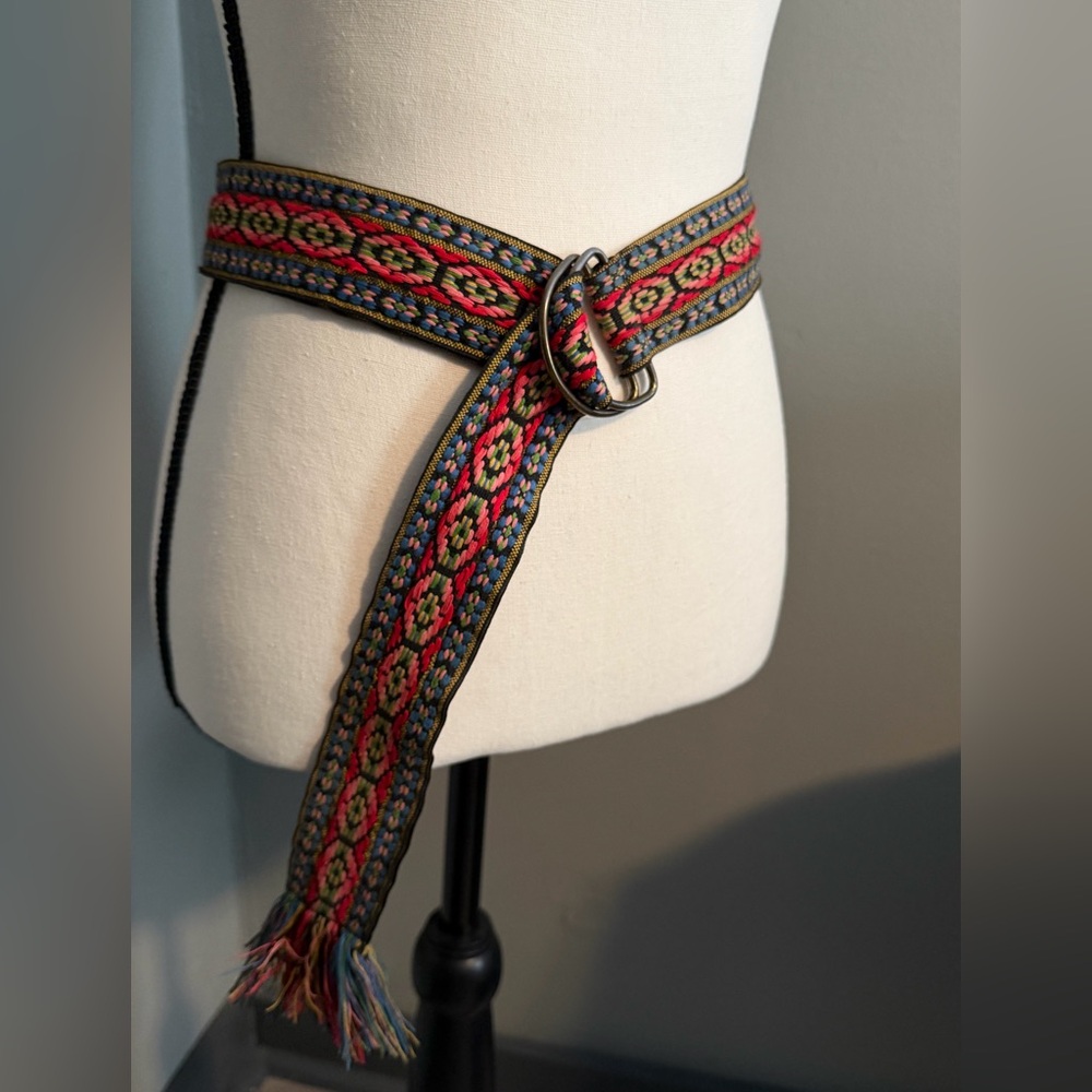 Euc Woven Multicolor Boho Belt w fringe. Super cute.